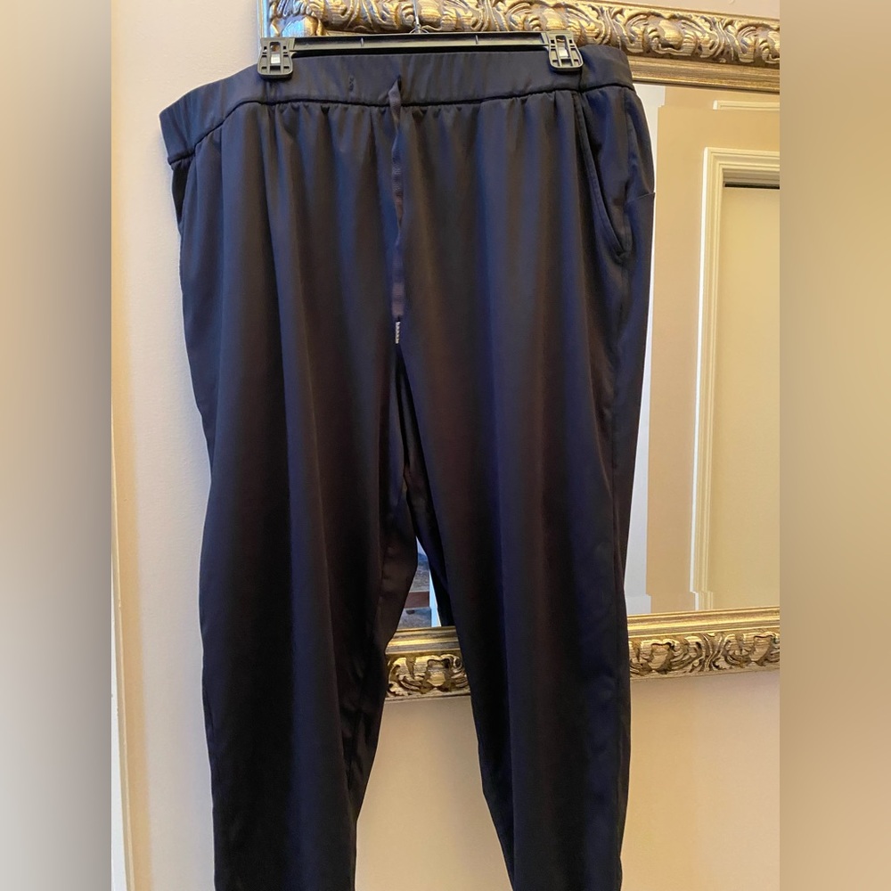 Women’s Black Joggers, XXL.